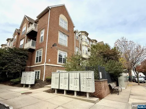 201 Dey Street 151