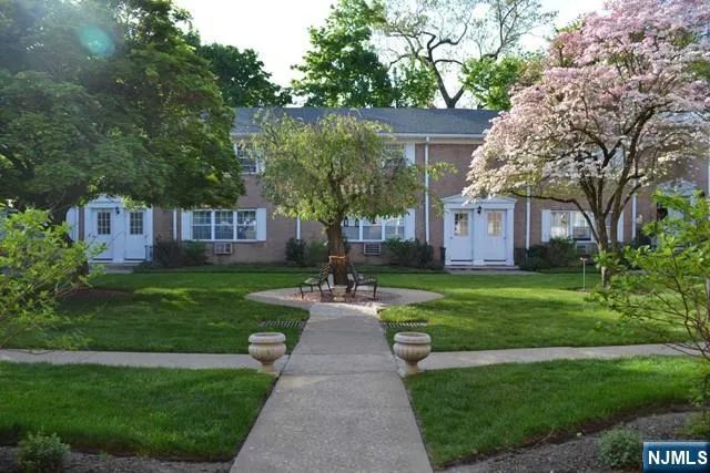 45 Maltbie Avenue 16A Midland Park, NJ 07432