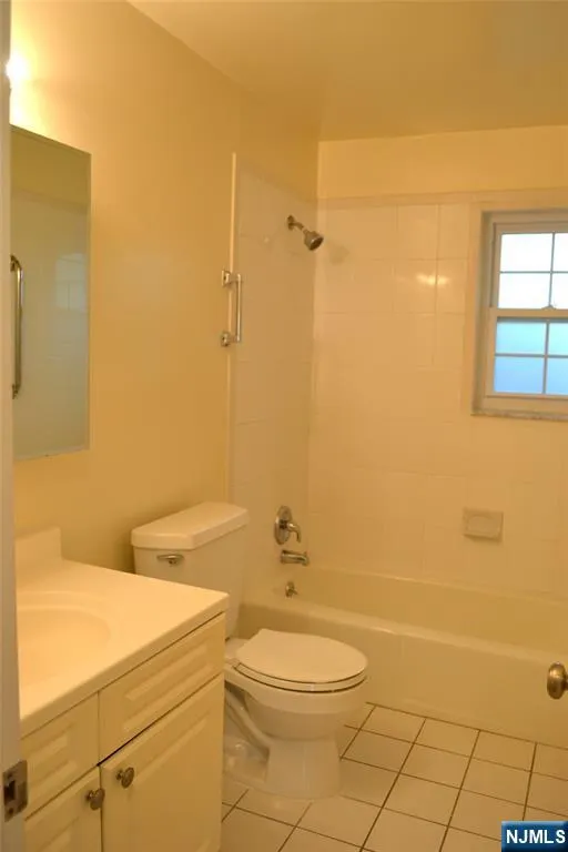 45 Maltbie Avenue 16A Midland Park, NJ 07432