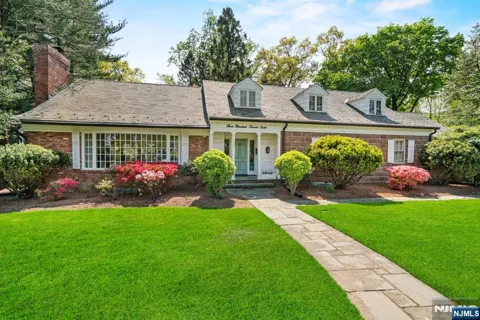 328 Ridgewood Avenue