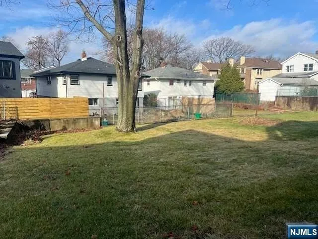13 3rd Street Englewood Cliffs, NJ 07632