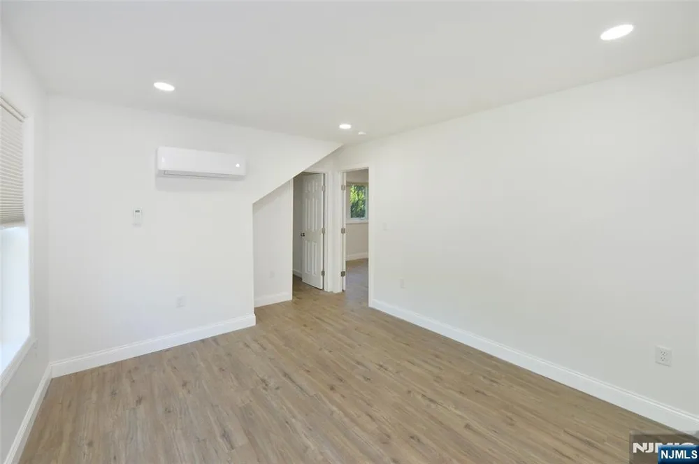 385 Goffle Road 2nd Floor Ridgewood, NJ 07450