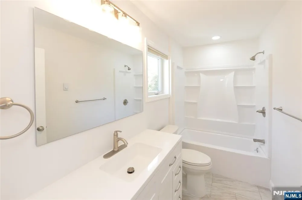 385 Goffle Road 2nd Floor Ridgewood, NJ 07450