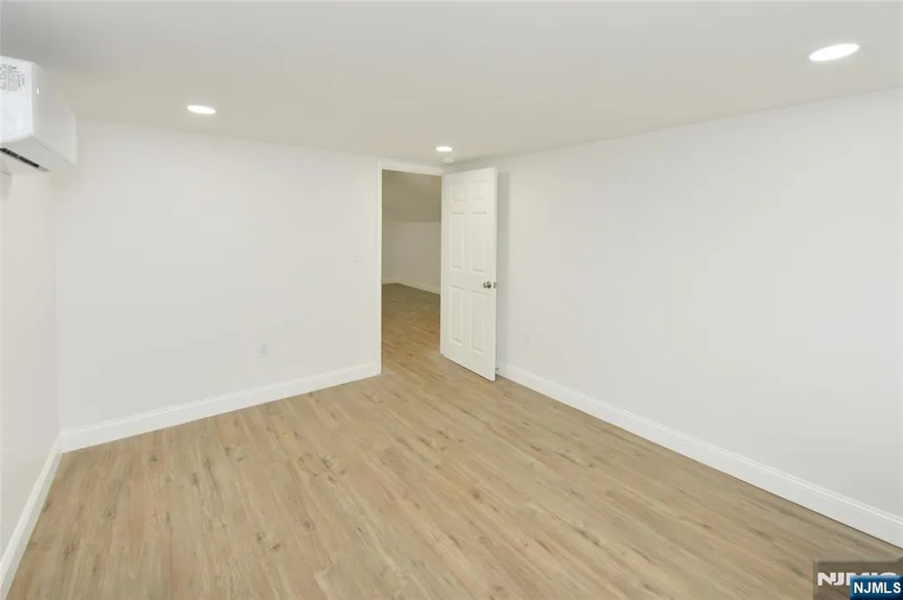 385 Goffle Road 2nd Floor Ridgewood, NJ 07450