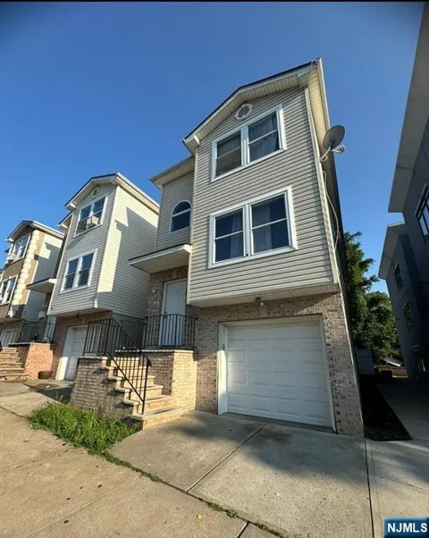 120 Hamilton Avenue 2