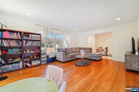 324 Brook Street