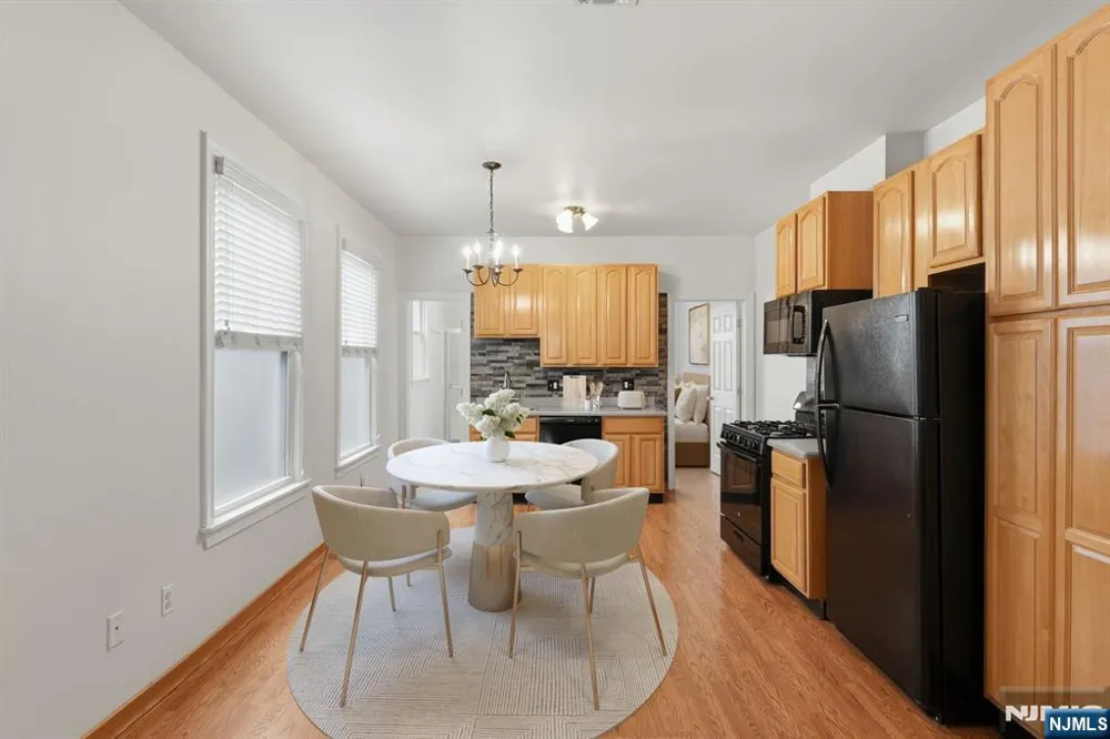 394 Woodlawn Avenue 2 Jersey City, NJ 07305