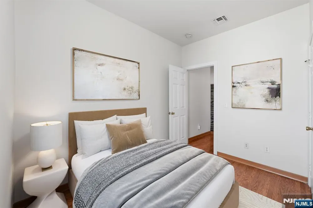 394 Woodlawn Avenue 2 Jersey City, NJ 07305