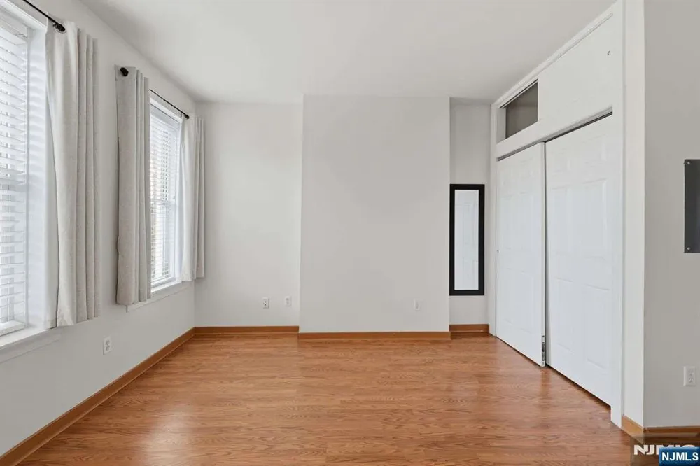 394 Woodlawn Avenue 2 Jersey City, NJ 07305