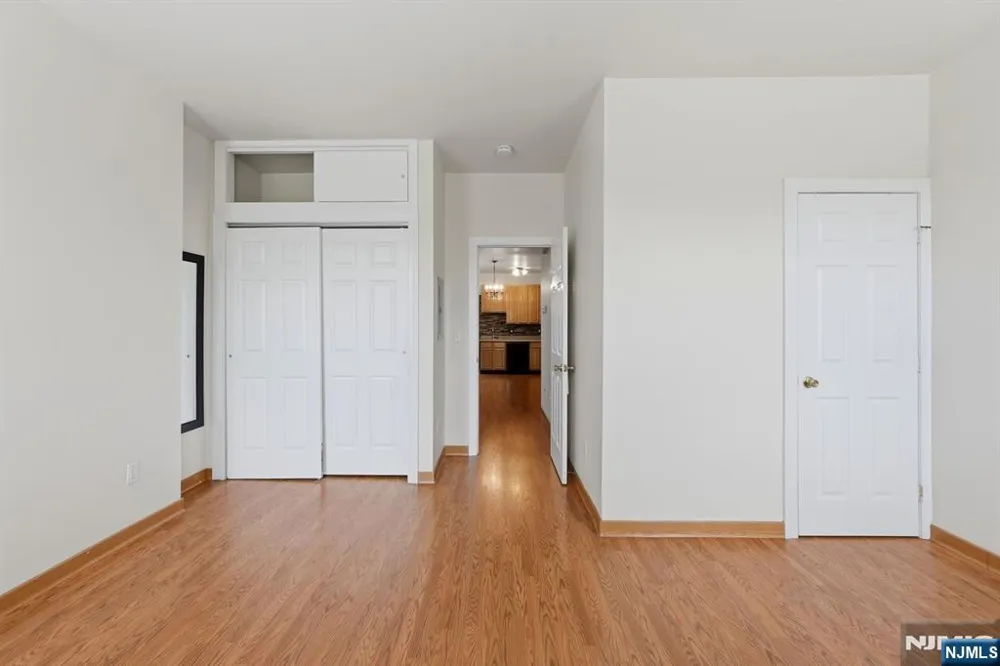 394 Woodlawn Avenue 2 Jersey City, NJ 07305