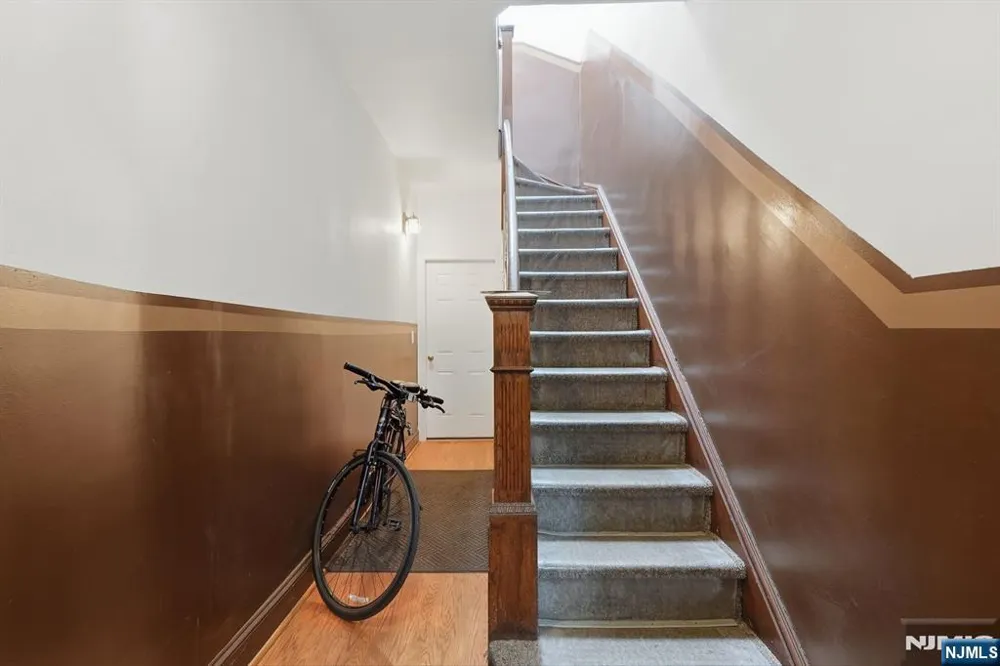 394 Woodlawn Avenue 2 Jersey City, NJ 07305