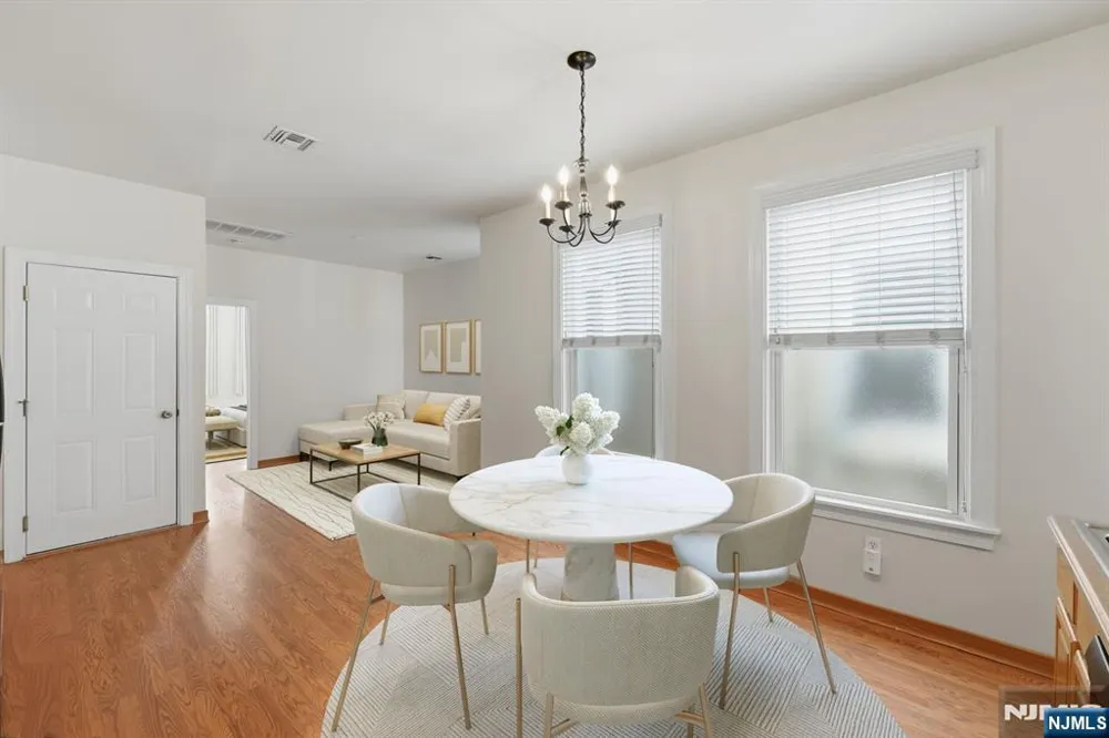 394 Woodlawn Avenue 2 Jersey City, NJ 07305