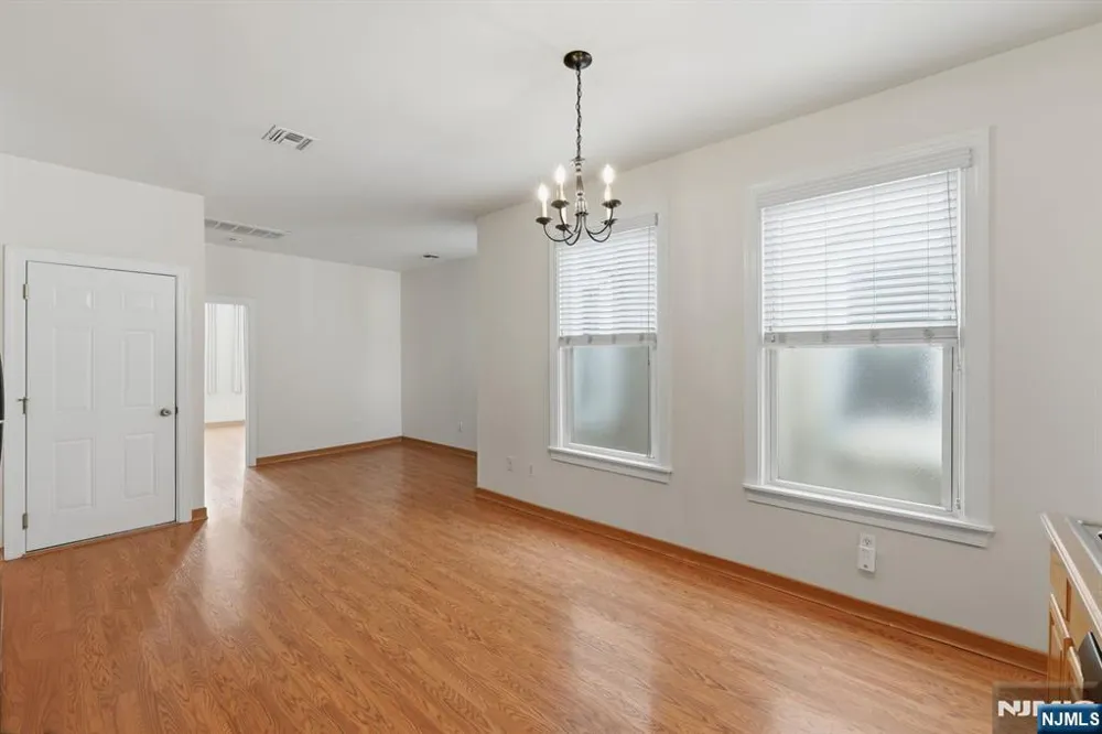 394 Woodlawn Avenue 2 Jersey City, NJ 07305