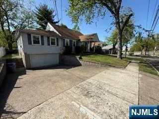 95 Westview Avenue Paramus, NJ 07652