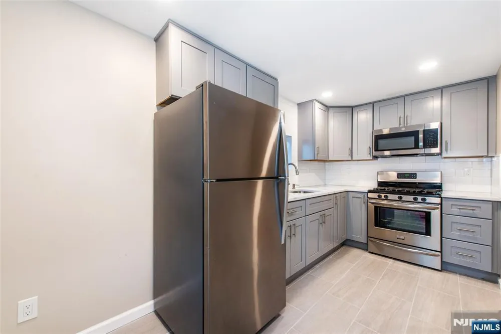 189 Washington Avenue 2nd Floor Little Ferry, NJ 07643