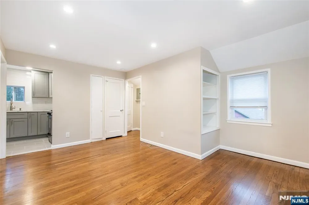 189 Washington Avenue 2nd Floor Little Ferry, NJ 07643