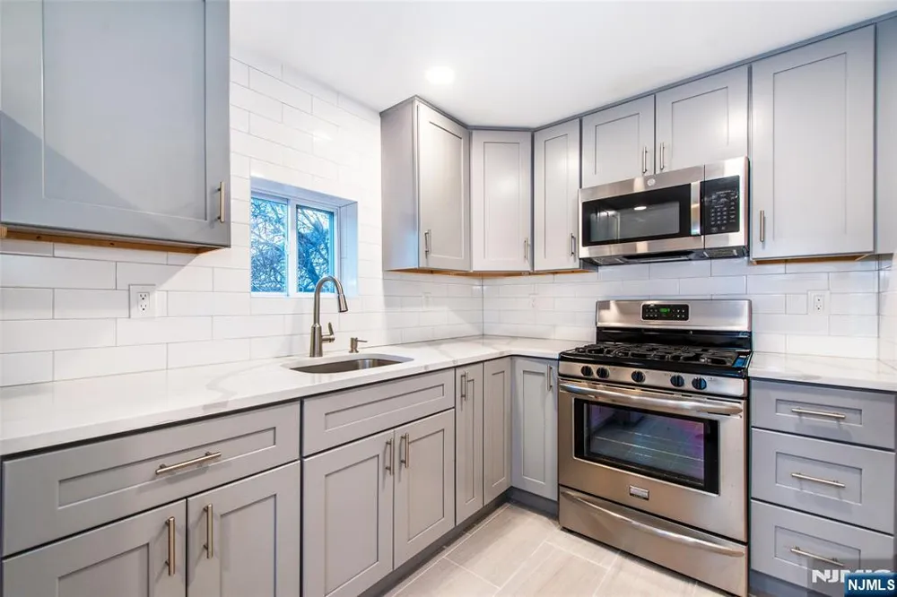 189 Washington Avenue 2nd Floor Little Ferry, NJ 07643