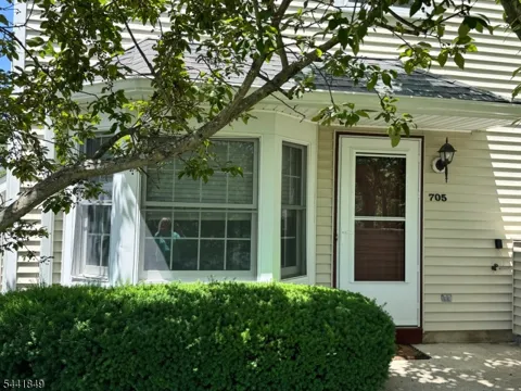 705 Bryant Dr