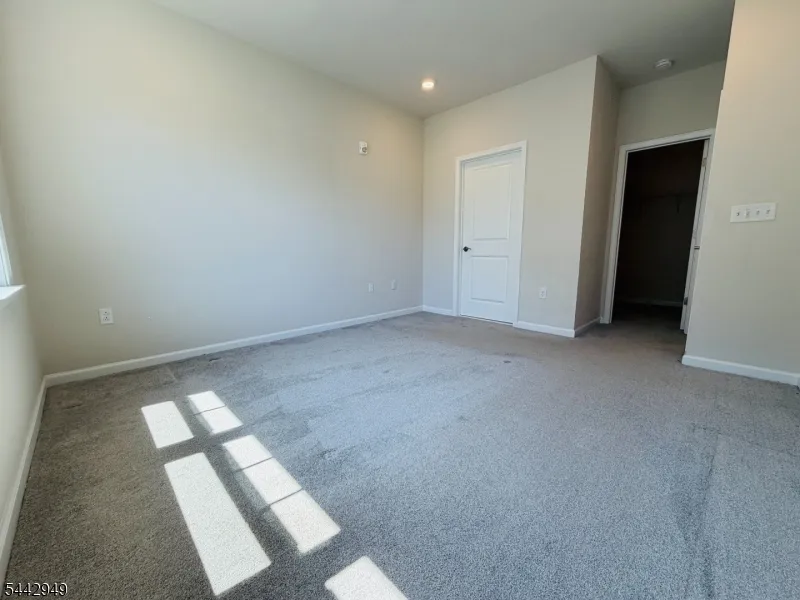 907 Greenland Sq Highland Park, NJ 08904