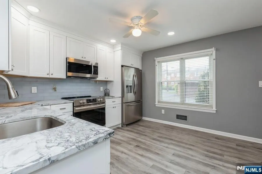 678 Bloomfield Avenue 678 West Caldwell, NJ 07006