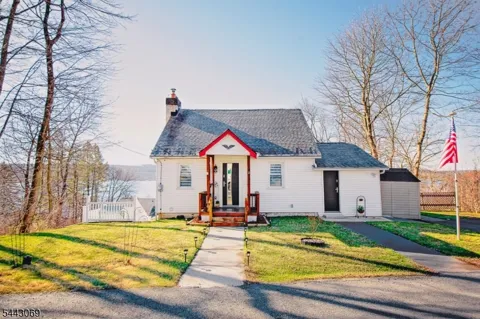 6 Lakeview Ter