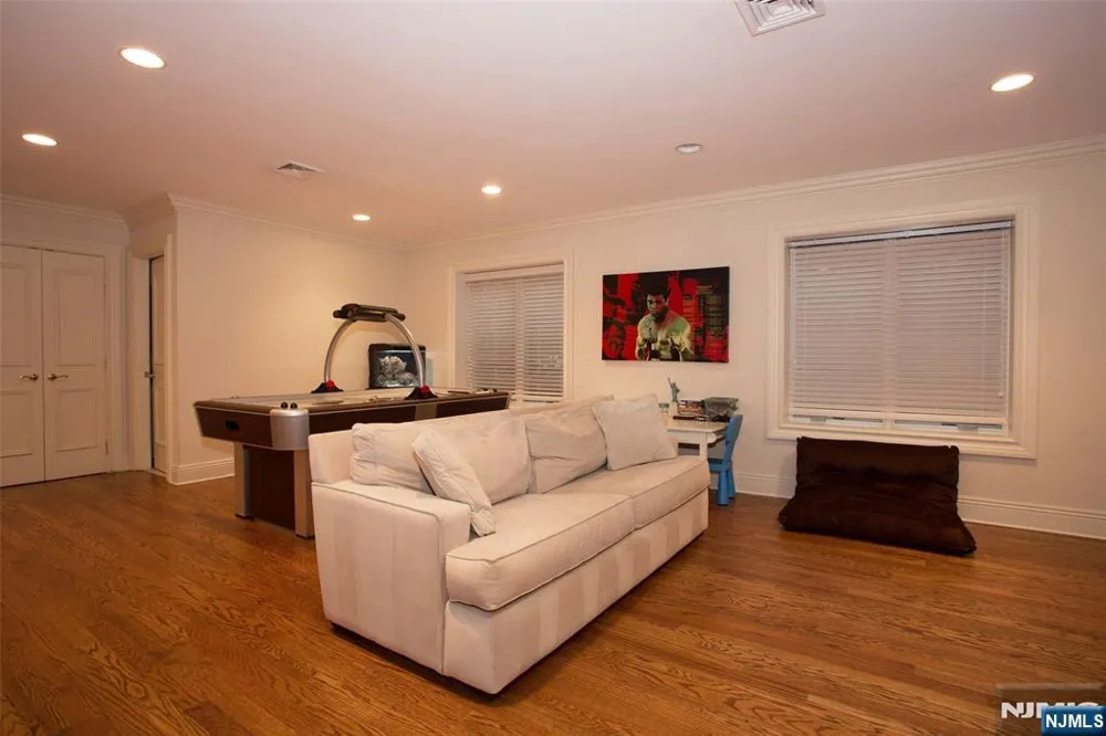 146 Palisade Avenue Cresskill, NJ 07626
