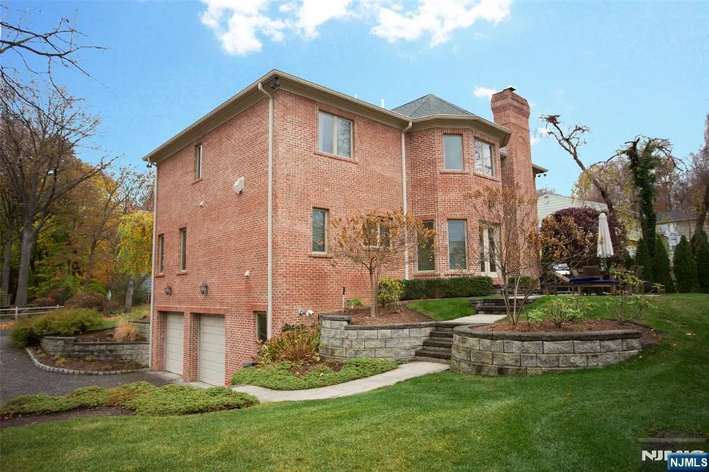 146 Palisade Avenue Cresskill, NJ 07626