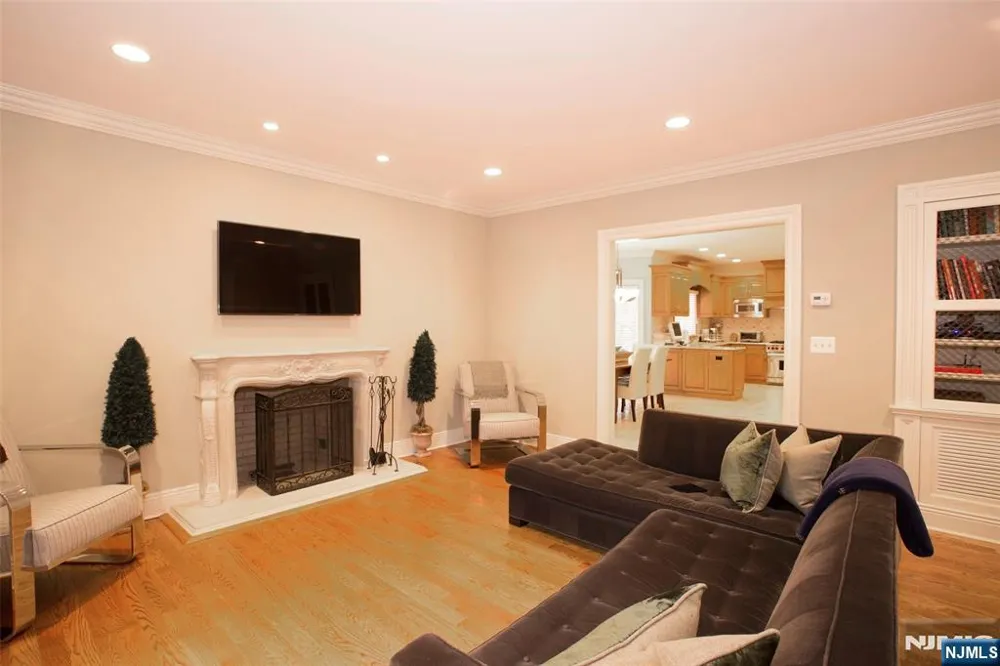 146 Palisade Avenue Cresskill, NJ 07626