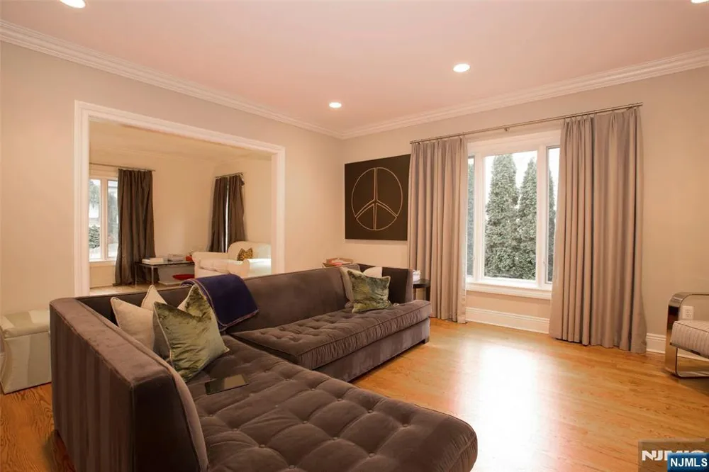 146 Palisade Avenue Cresskill, NJ 07626