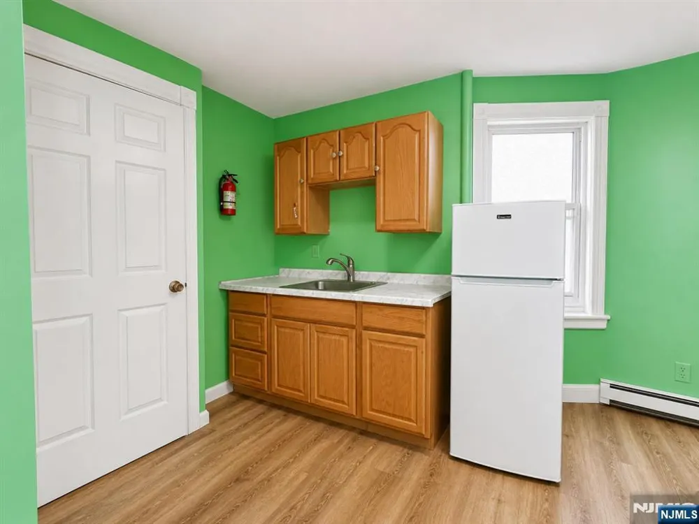 276 Atlantic Street Paterson, NJ 07503