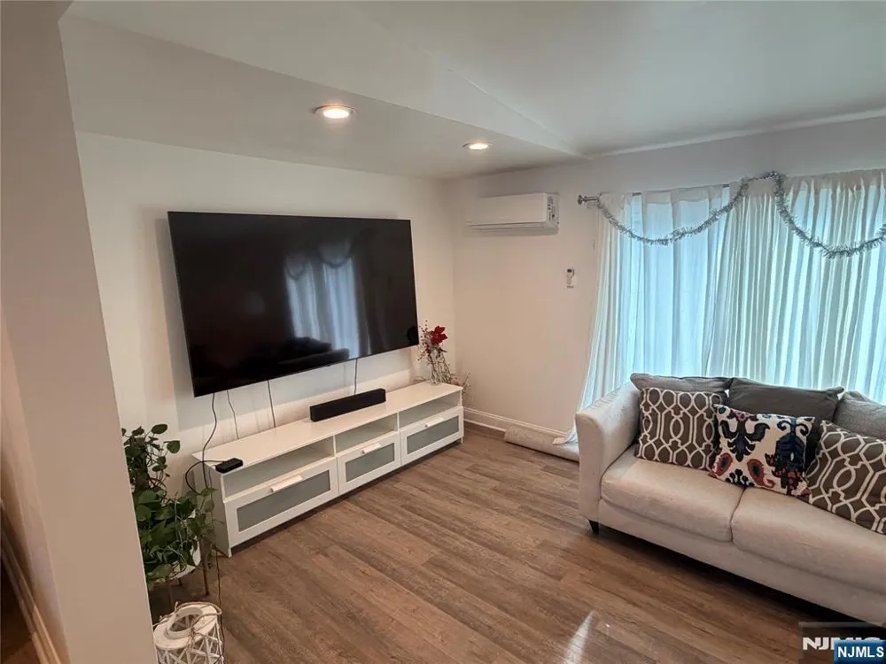 347 Forest Avenue Paramus, NJ 07652