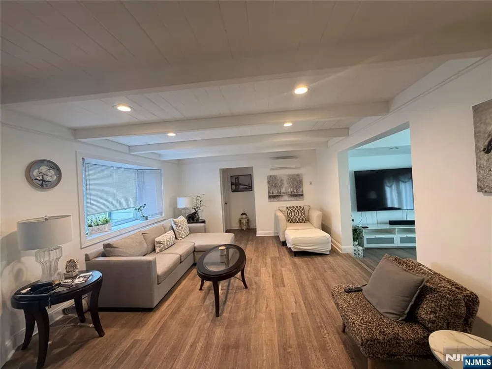 347 Forest Avenue Paramus, NJ 07652