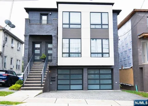56 W Ruby Avenue 2FL