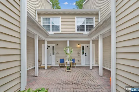 4 Springholm Drive