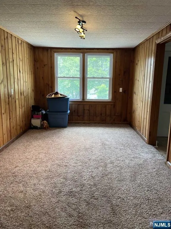 211 Paterson Avenue 2nd Fl Midland Park, NJ 07432