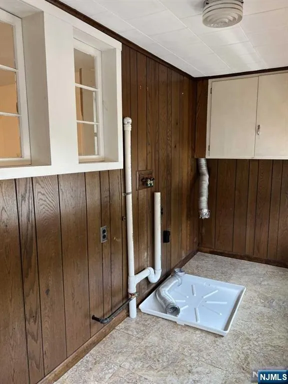 211 Paterson Avenue 2nd Fl Midland Park, NJ 07432