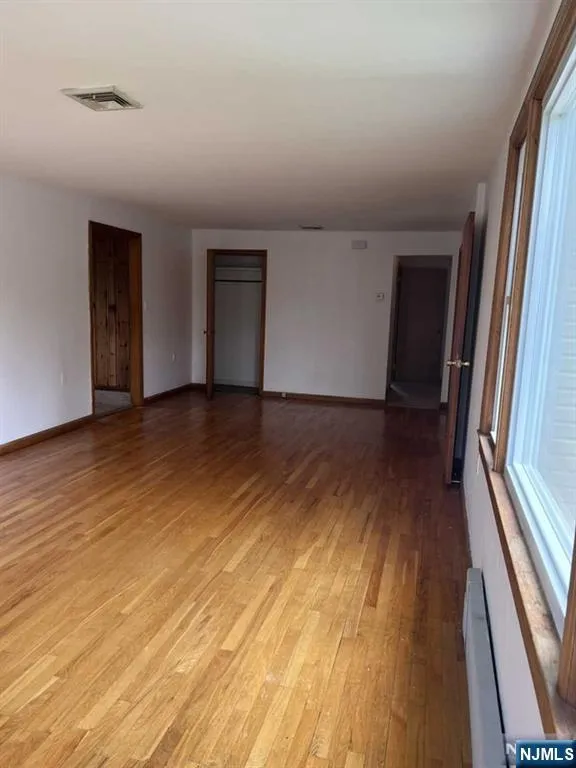 211 Paterson Avenue 2nd Fl Midland Park, NJ 07432