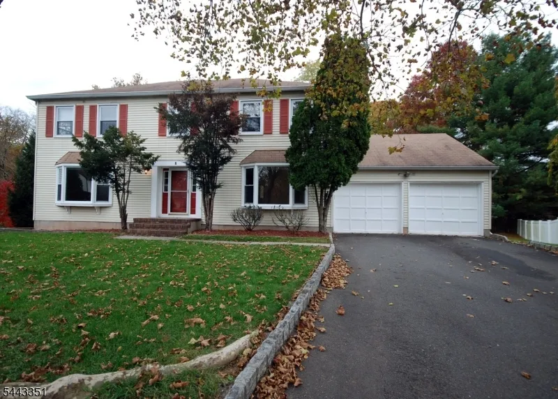 6 Heather Ln Middlesex, NJ 08846