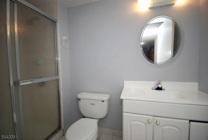 6 Heather Ln Middlesex, NJ 08846