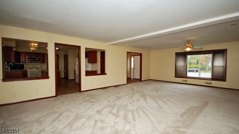 6 Heather Ln Middlesex, NJ 08846