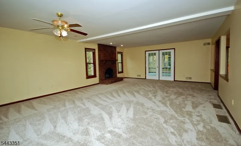 6 Heather Ln Middlesex, NJ 08846