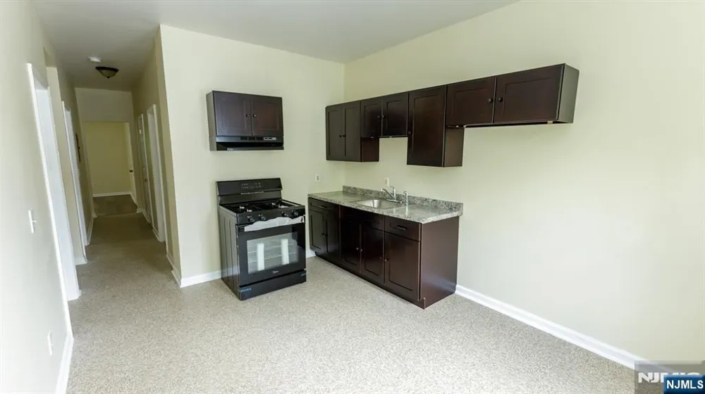 428 Avon Avenue Newark, NJ 07108