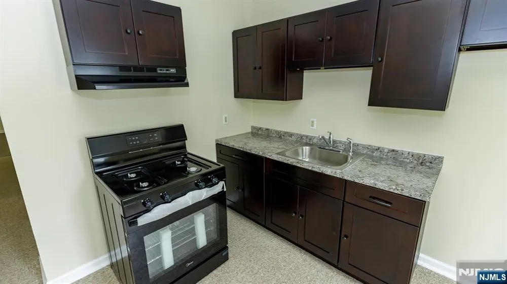 428 Avon Avenue Newark, NJ 07108