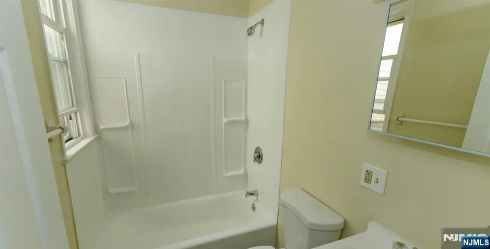 428 Avon Avenue Newark, NJ 07108
