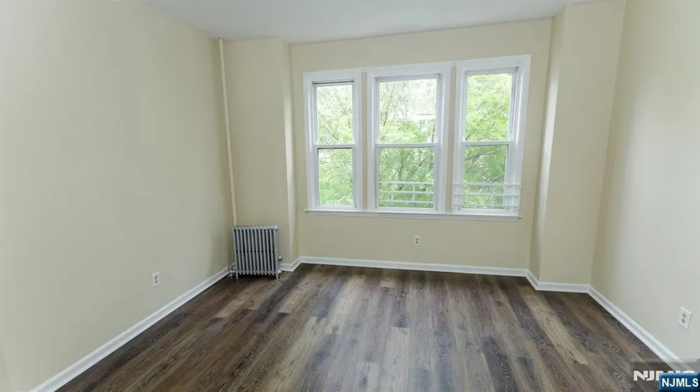428 Avon Avenue Newark, NJ 07108
