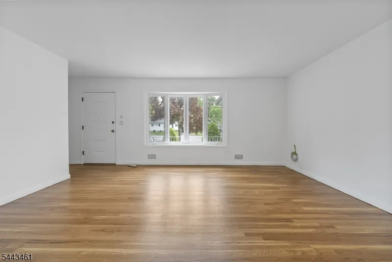 46 Daka Ct Bloomfield, NJ 07003