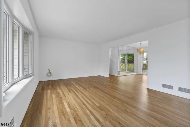 46 Daka Ct Bloomfield, NJ 07003