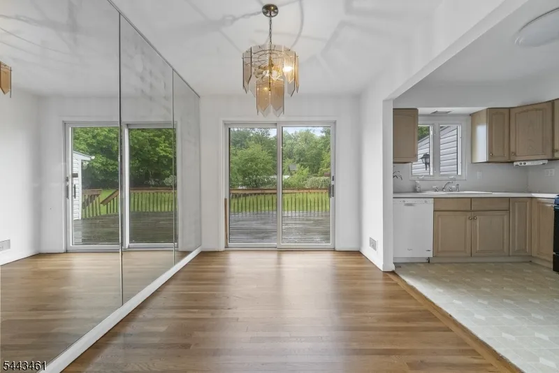 46 Daka Ct Bloomfield, NJ 07003
