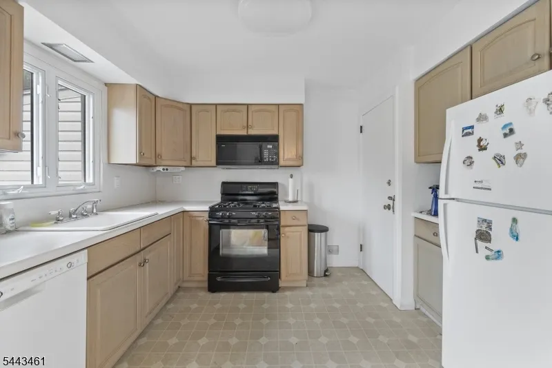 46 Daka Ct Bloomfield, NJ 07003