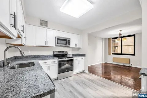 326 Prospect Avenue 6J